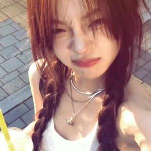 –𝐂𝐡𝐞𝐫𝐲𝐲.🍒•. logo
