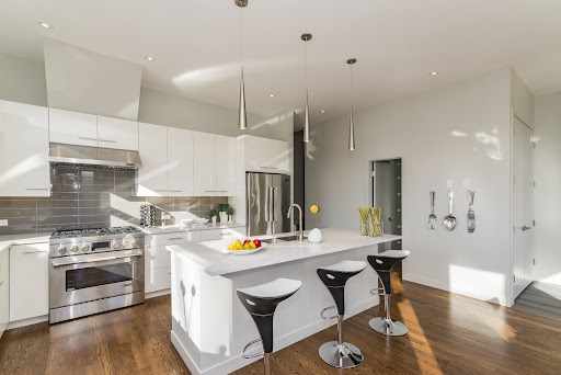 Why Does Kitchen Remodeling Improve Comfort, Storage, And Home Value?