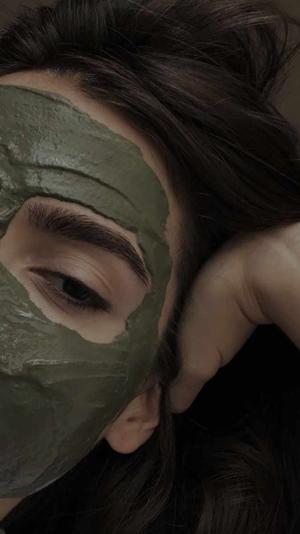 Savi 💅 { M. D. ]  logo