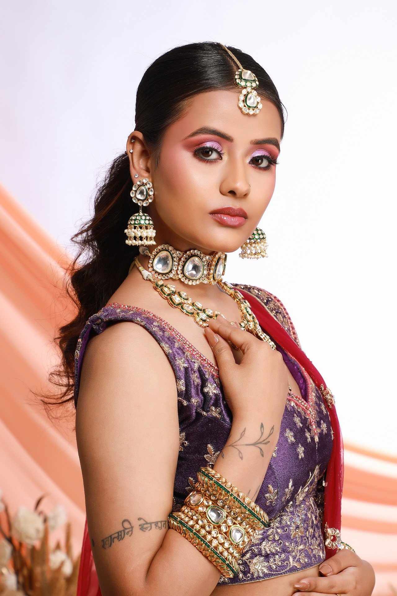 Komal Mahendru is the Best Bridal Makeup Artist in Lucknow for Bridal Looks