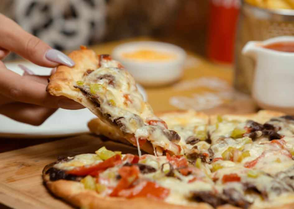 How Herbs and Spices Change Pizza Without Adding Heat at Cafes in Orlando