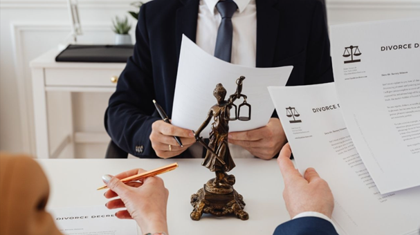 BestLawyerHub - Your Ultimate Guide to Finding the Right Legal Expert!
