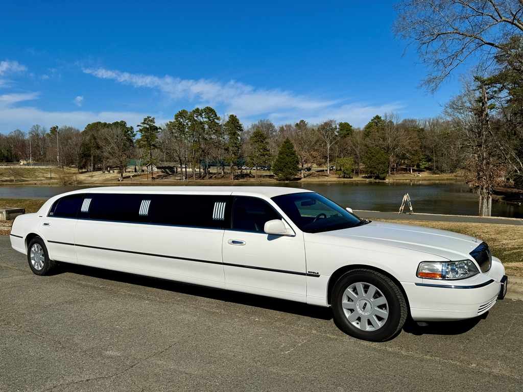 How Does Charlotte Limo Service Help You Celebrate in Style?