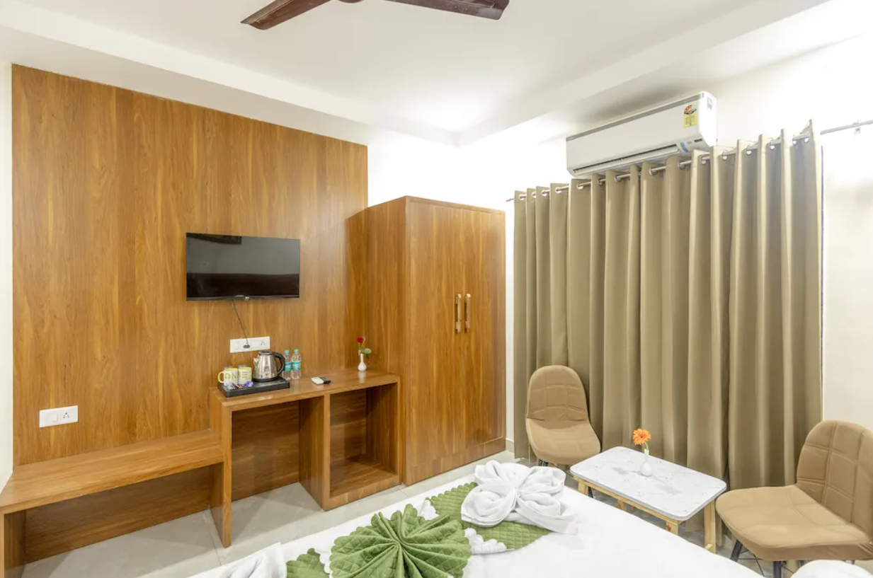 Enjoy a Comfortable Stay at a Family Hotel in Rishikesh