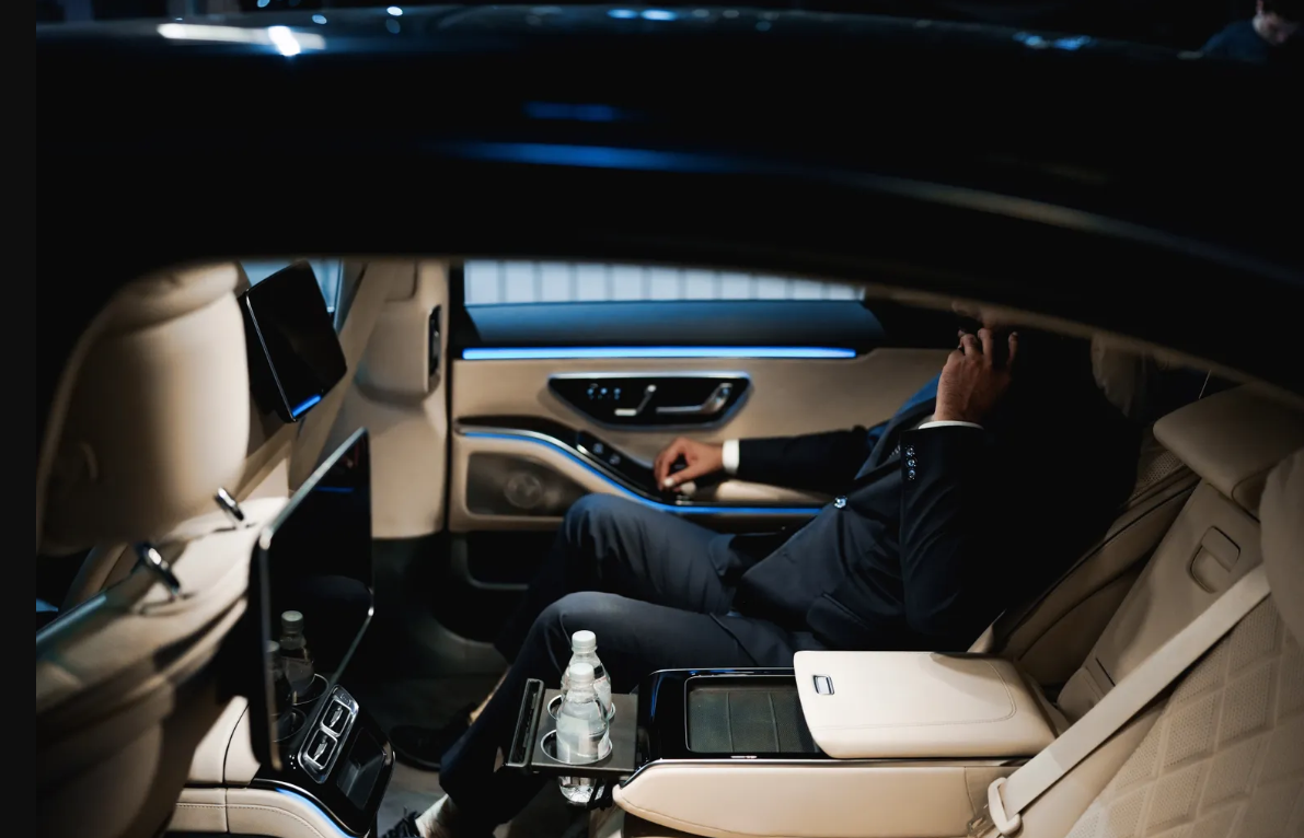 Why Business Executives Trust Luxury Chauffeur Services in Dubai