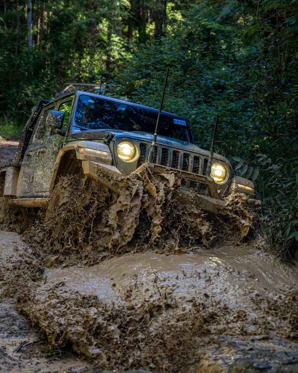 Buy Off Road Hitch: Essential Gear for Vehicle Recovery