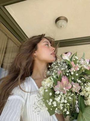 𝐕𝐞𝐧𝐨𝐦𐙚 logo