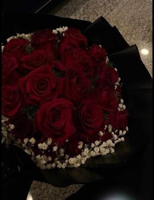 Chapter 32 - Red roses and Cold shoulder