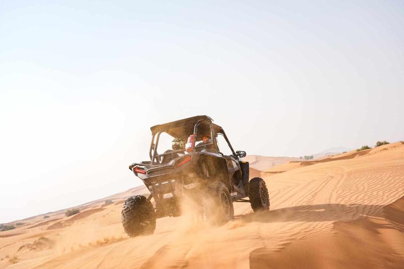 Dubai Desert Safari: An Adventure Beyond the Skyline 🌅🏜️