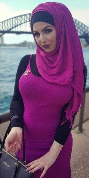 Busty Muslim Teacher Banged By Her Horny Students