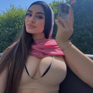 Inserted Dick Into My Muslim Cousin Sister’s Pussy🥵