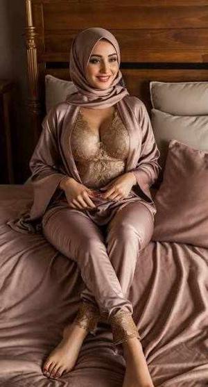 My Bhabhi Send Nudes To Her Bf And I Cum On Wall 🥰🙈