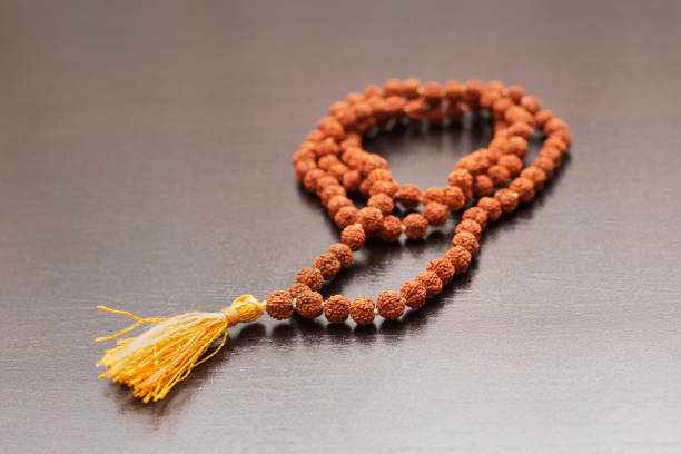 How to Wear 7 Mukhi Rudraksha to Attract Good Fortune and Happiness
