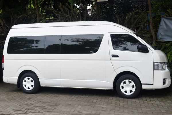 Reliable and Comfortable Maxi Taxi Glen Waverley Service