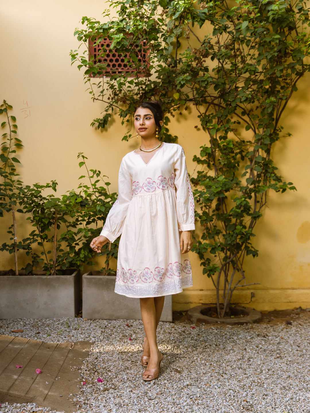 Stylish Off-White Embroidery Dress Perfect For Contemporary Ethnic Festive Look