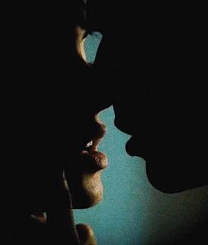 Passionate kiss aur adult movies 🔥