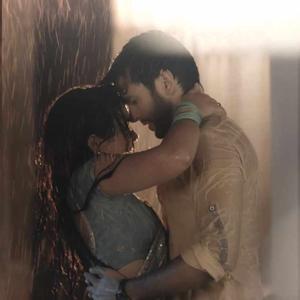 क्या मैं तुम्हें बेड पर सेटिस्फाई नहीं करती ?