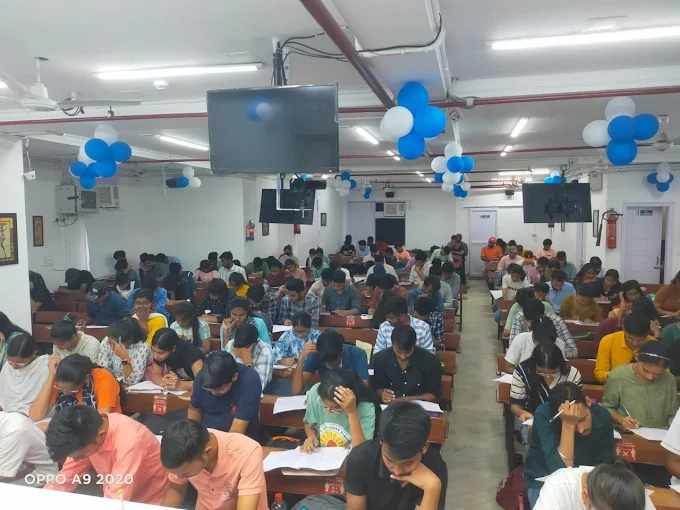 Your Path to Success: Selecting the Right IAS Institute in Delhi