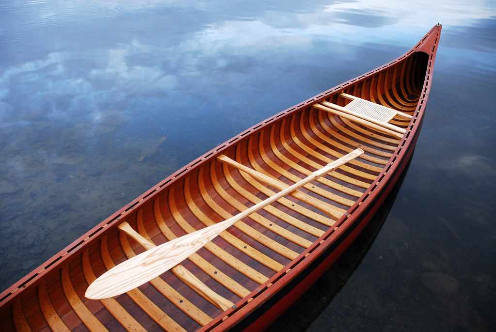 Grey Owl Guide Canoe Paddle – Classic Wooden Canoe Paddle by Grey Owl Paddles