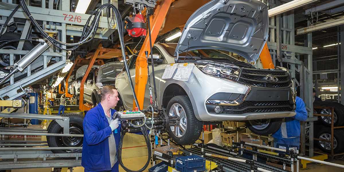 Trends and Strategic Importance of IT OT in Automotive Manufacturing