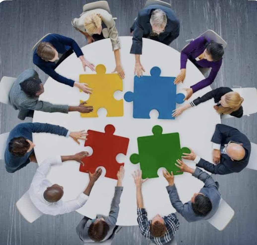 Liderazgo grupal en el desarrollo de las 10 dimensiones del crecimiento individual y colectivo