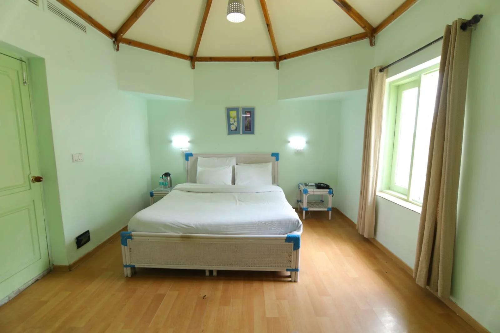 Banquet Hall in Shimla and Hotels Near the Jakhu Temple