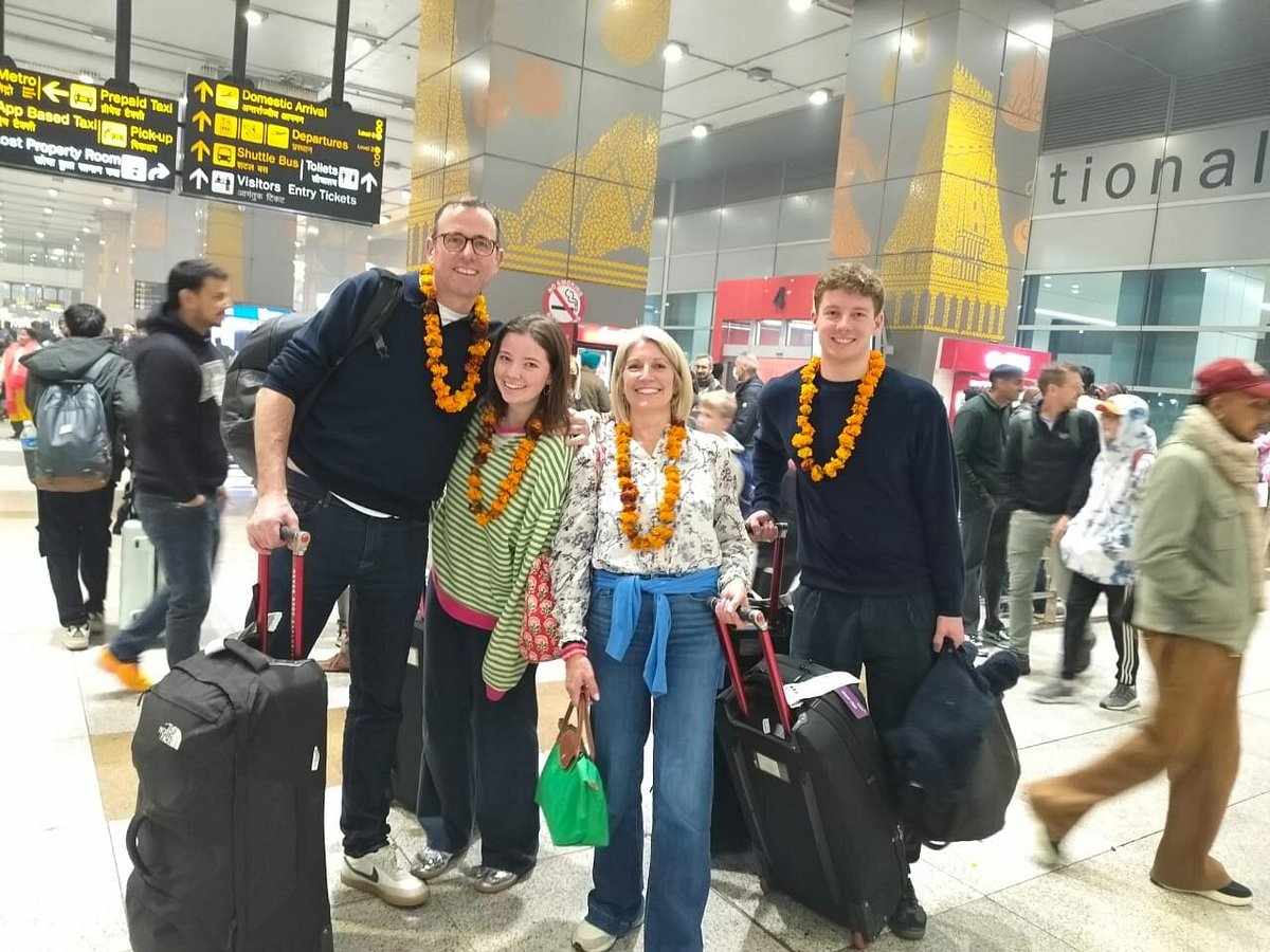 Hire Car with Driver in India with Incredible Heritage Tours