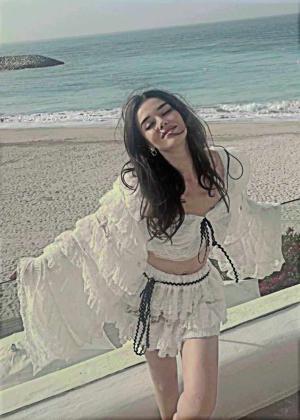 𝐫𝐚𝐬𝐡𝐢.𝐰𝐫𝐭𝐬💋✨ logo