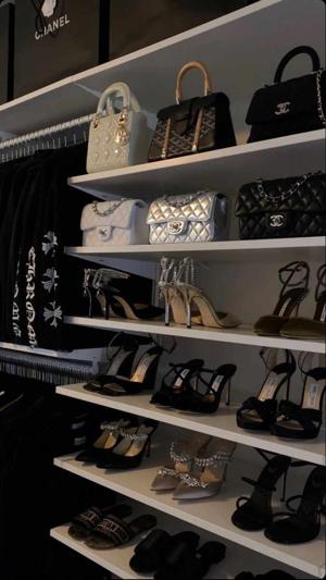 Character aesthetics, tropes, warning.