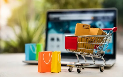 Global Fashion Ecommerce Market Size, Trends, and Growth Analysis 2025-2032