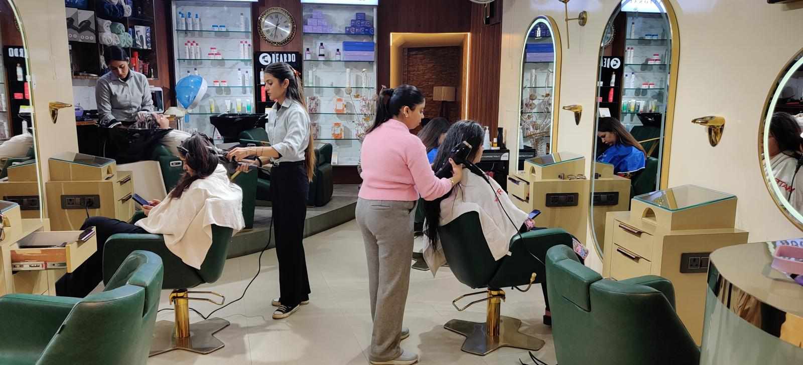 Discover the Best Salon in Hamirpur – Experience Luxury & Perfection at Hairport Unisex Salon