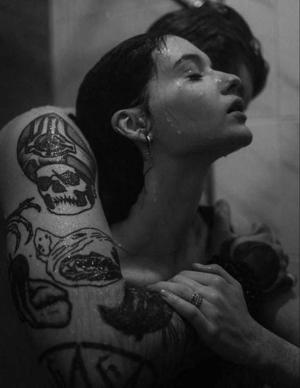 बेबी की गीली pussy dady को पागल कर रही है...