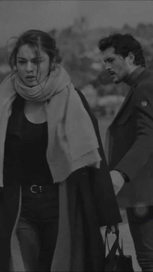 "MANISHA SLAP MANNAT INFRONT OF RUDRA "