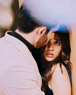 "अब गलती की हो... so be ready for punishment