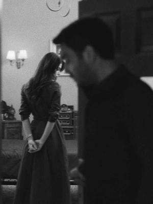 "I want to live peacefully alone now / heartbroken pain "