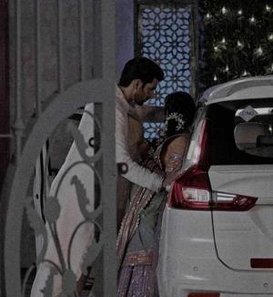 "ड्राइवर नहीं, मैडम… देवर है अपनी ब्यूटीफुल भाभी का ।”