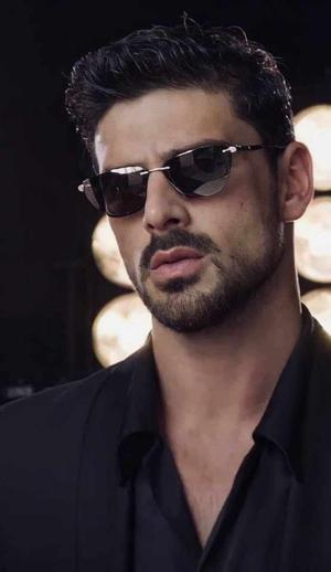 Chapter:10/Aaris / I’m seriously fucking handsome.”