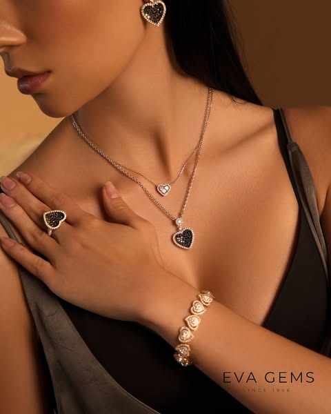 Shop Solitaire Diamond Earrings & Bracelets in Dubai