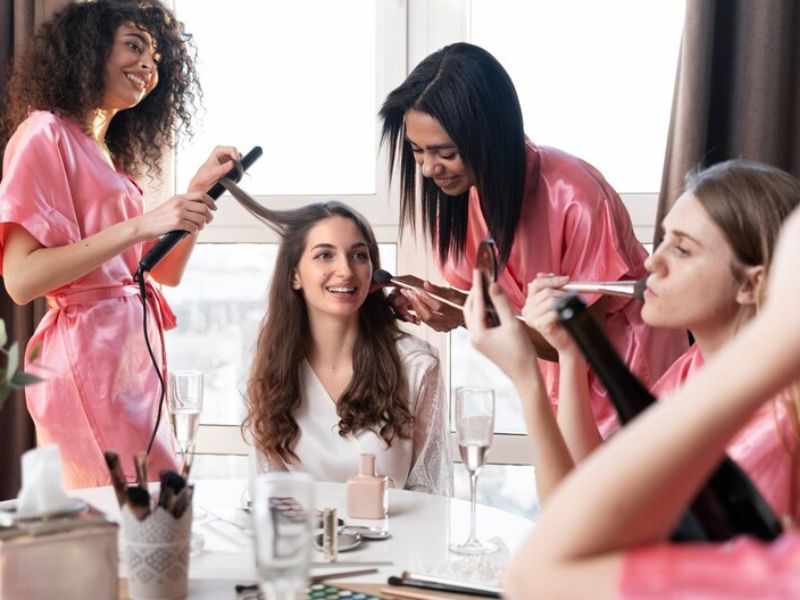 The Benefits of Enrolling in a Beautician Course