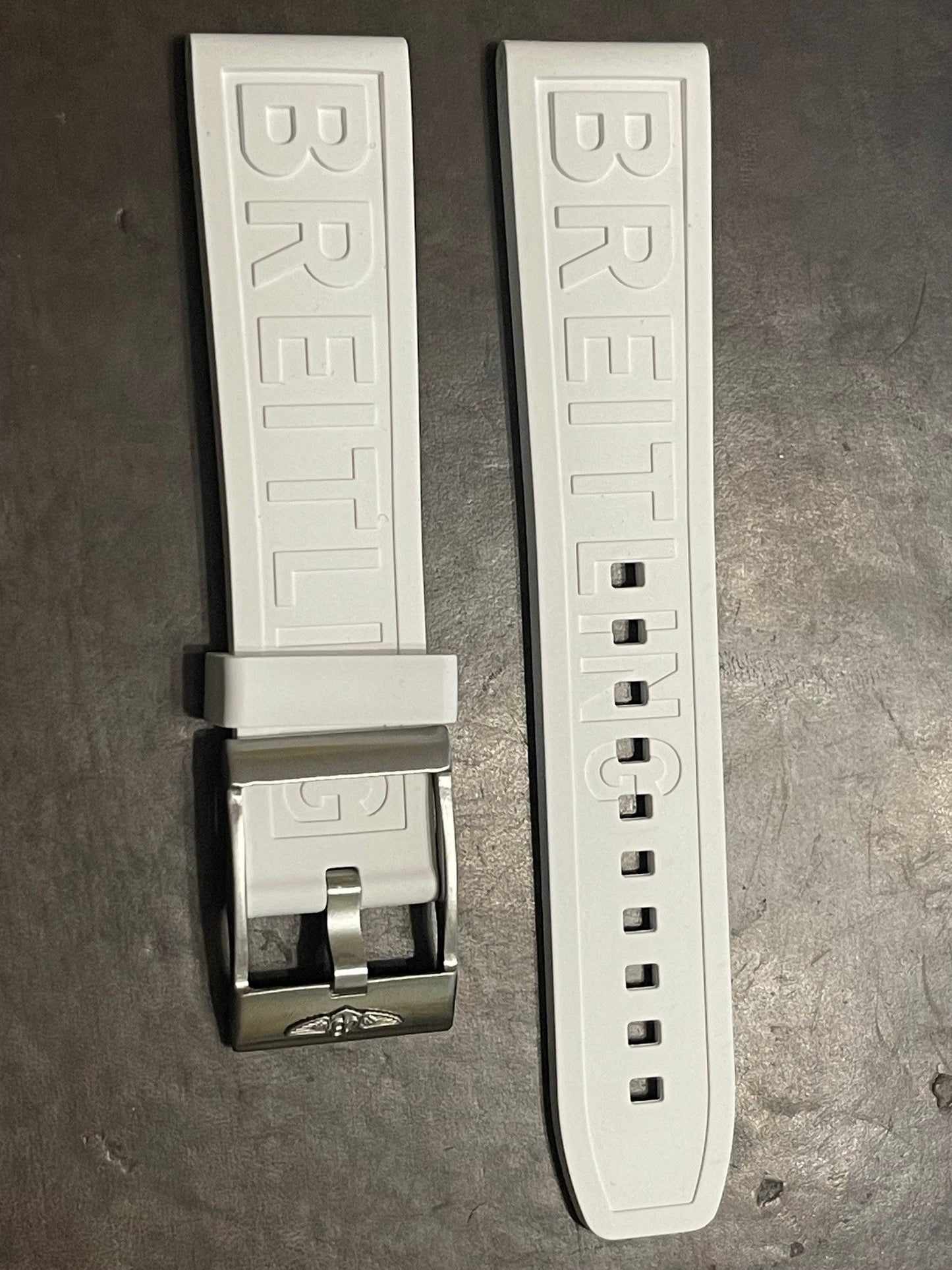 Why a Breitling Rubber Watch Strap Is the Best Choice for Daily Wear, Sports, and Long-Term Comfort