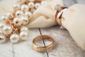 Custom Jewelry Engagement Rings: A Unique Expression of Love and Commitment