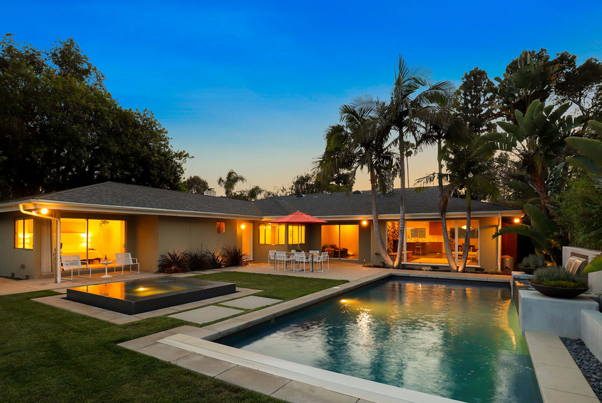 How Real Estate Photographers in Orange County Help Homes Sell Faster