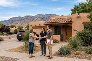 How Do Companies That Buy Houses in New Mexico Help Homeowners Sell Faster?