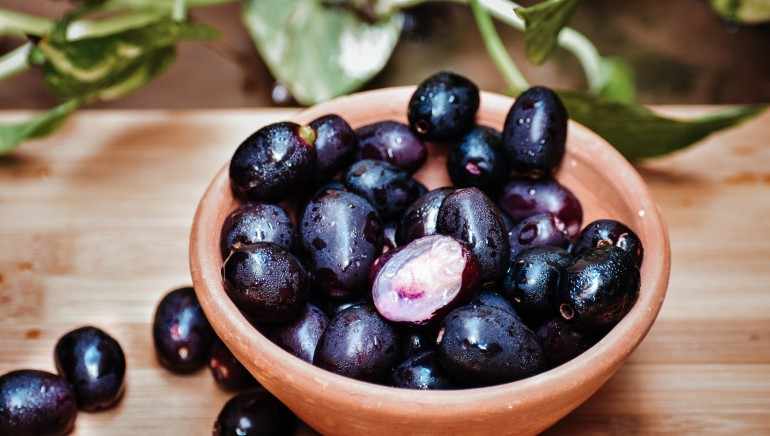 The Jamun Fruit Offers a Variety of Health Benefits