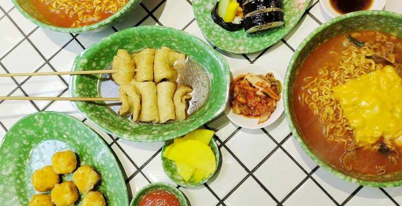 Why Peranakan Food Is a Must-Try Experience in Singapore?