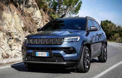 Luxury Redefined: A Dive into the Opulent World of the Jeep Grand Cherokee Interior