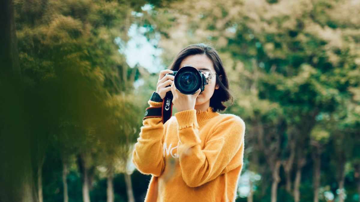 Top 5 Websites to Find a Freelance Photographer