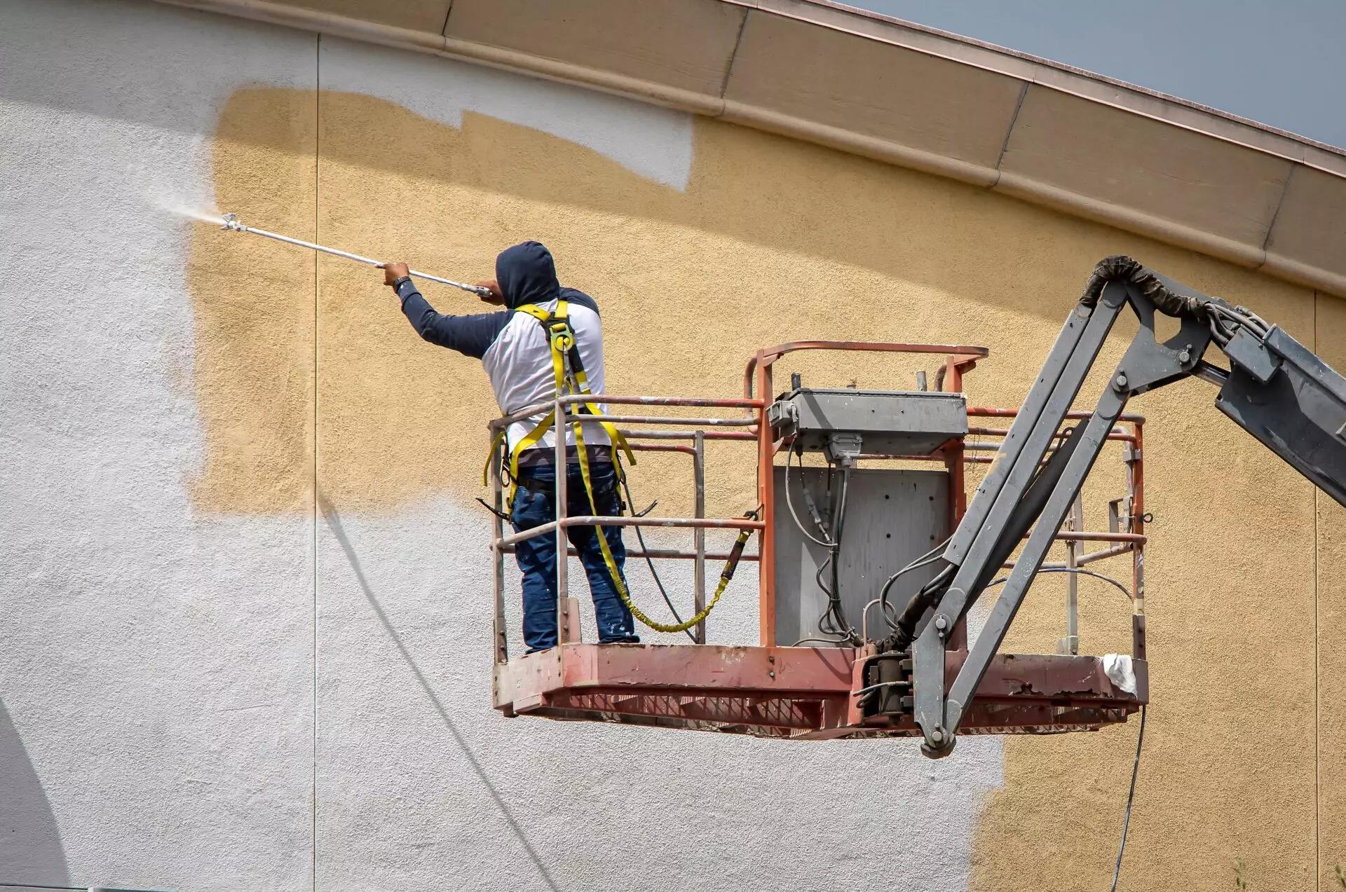 What to Consider Before Hiring Painting Contractors in Hollywood
