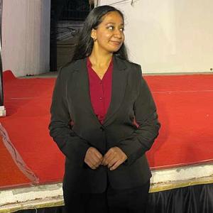 Shruti Elantholy logo