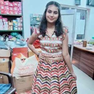 yachika mundhra logo